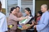 Ban Trị sự Phật giáo huyện A Lưới tặng quà đến đồng bào thiểu số tại NPĐ Sơn Nguyên