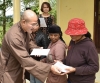 Ban Trị sự Phật giáo huyện A Lưới trao tặng 100 triệu đồng đến bà con ảnh hưởng bão lũ