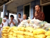 TT. Huế: Phật giáo A Lưới tặng quà cứu trợ bão lụt tại huyện Quảng Điền