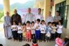 TT. Huế: Tặng học bổng cho học sinh nghèo tại trường Tiểu học Hồng Trung huyện A Lưới