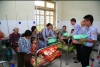 Tặng quà từ thiện đến bệnh nhân đang điều trị tại bệnh viện huyện A Lưới