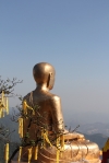 Suy ngẫm bên chân tượng Phật hoàng