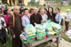 Đạo tràng chùa Linh Quang, Mỹ quốc tặng 200 phần quà quà tại xã A Đớt, huyện A Lưới
