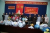 Tặng quà đến các cháu học sinh trường tiểu học Vừ A Dính và Hồng Vân huyện A Lưới