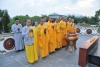 BTC Đại lễ Phật đản PL.2561 huyện A Lưới dâng hoa, thắp nến tri ân tại nghĩa trang liệt sĩ