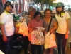 Chuyến đi của những cảm xúc - GĐ Hương Sen miền Nam tặng quà cho người vô gia cư