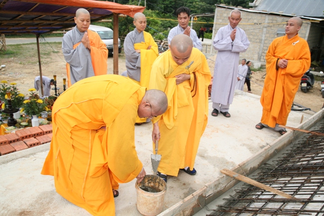 Lễ chú nguyện thi công đổ sàn bê tông công trình xây dựng Niệm Phật đường Sơn Nguyên