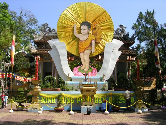 Hình Ảnh Lễ Chính Thức Đại Lễ Phật Đản Tại Tỉnh Thừa Thiên Huế Từ Năm 2007  - 2018 - Phật Giáo A Lưới