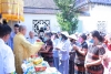 Tặng 100 phấn quà đến đồng bào Phật tử có hoàn cảnh khó khăn ngày Đản sanh của Đức Phật