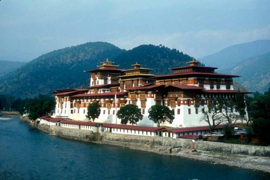 Bhutan cấm tổ chức các hoạt động tôn giáo công cộng trước bầu cử