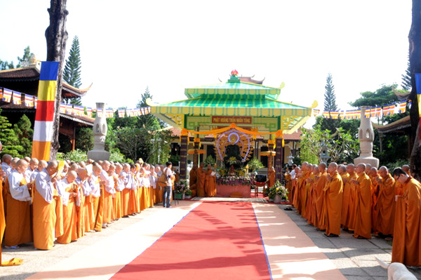 Lễ cung nghinh tôn tượng Sơ Tổ Trúc Lâm