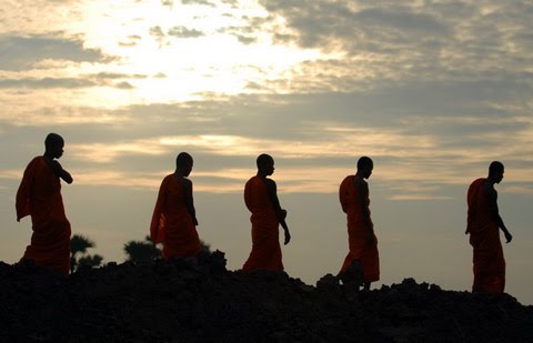 Người tu hành, không kham nhẫn không thể tu được. Tu đến nhẫn nhục ba la mật, rất gần đến Phật quả. Đức Phật Thích Ca, tu pháp nhẫn nhục mới thành Phật.
